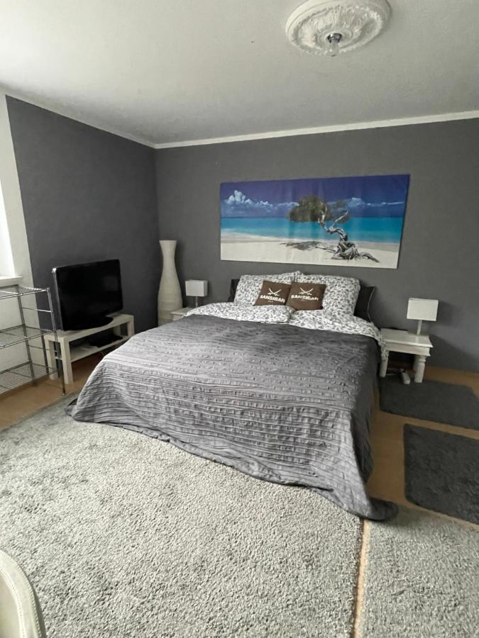 Appartment 53Qm Im Architektenhaus - 2 Schlafzimmer Mit Kueche Und Bad, Nur 2Min Von A8 - Ruhig Und Modern Irschenberg Exterior foto